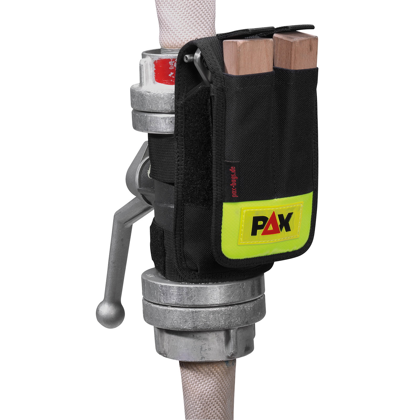 PAX Schlauchpaketholster FW Hamburg. Das Produkt ist beispielhaft mit Türkeilen befüllt und ist an einer Schlauchkupplung montiert. 